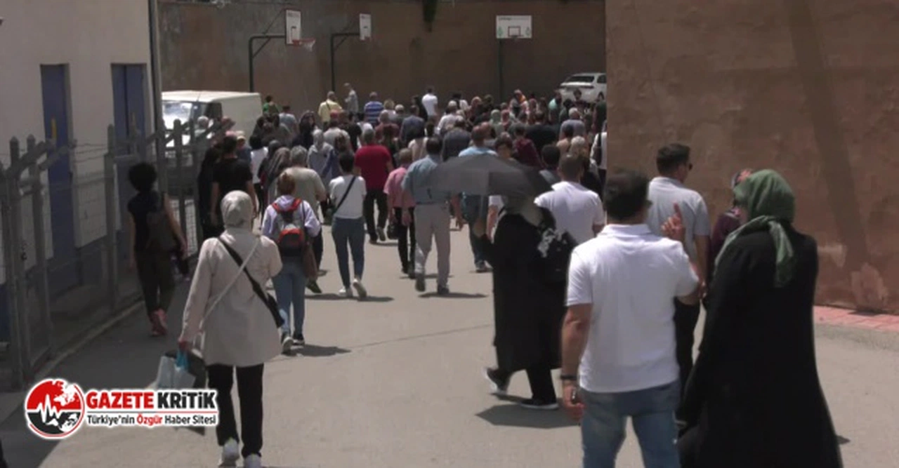 Üniversite sınavı bugün bitti, veliler yurt ücretleri ve kiralardan kaygılı…