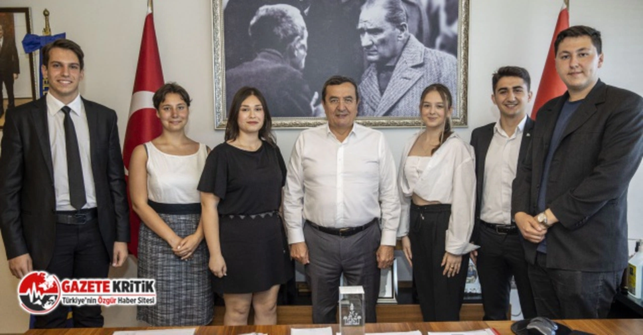 Başkan Abdül Batur gençlerin yanında:Konak Gençlik Meclisi’ne çalıştay desteği
