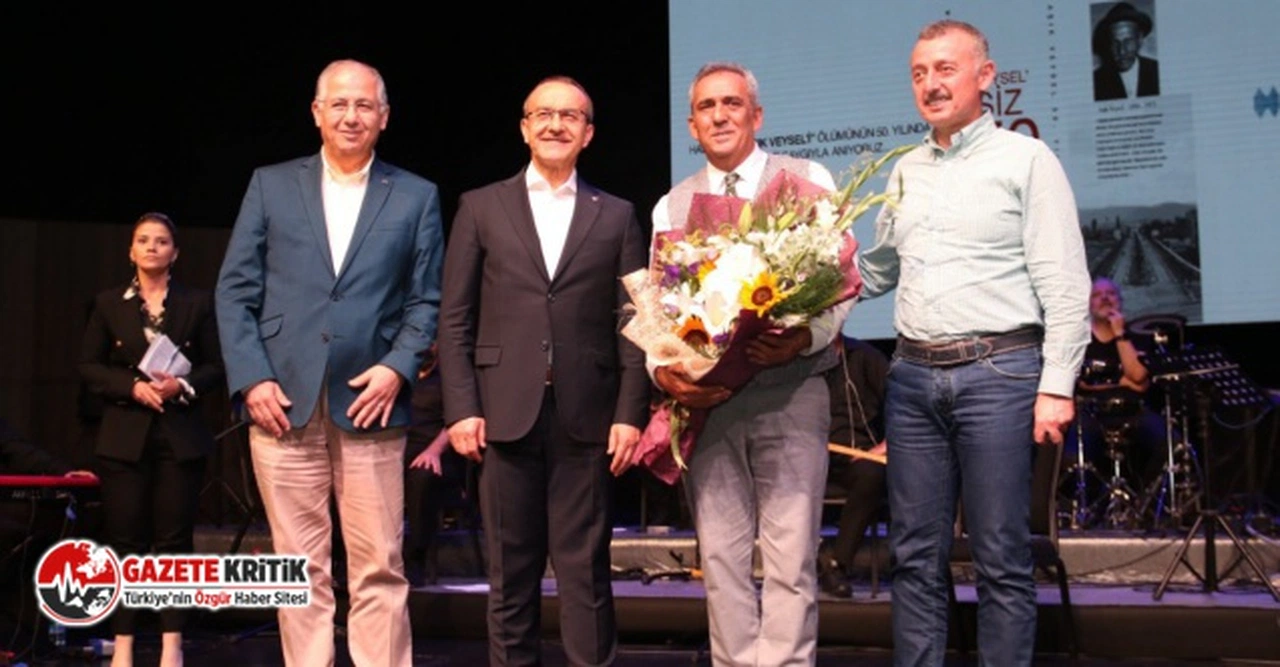 “Kocaeli’yi sel aldı, AKP'li büyükşehir belediye başkanı Yavuz Bingöl konserinde efkar dağıttı!”