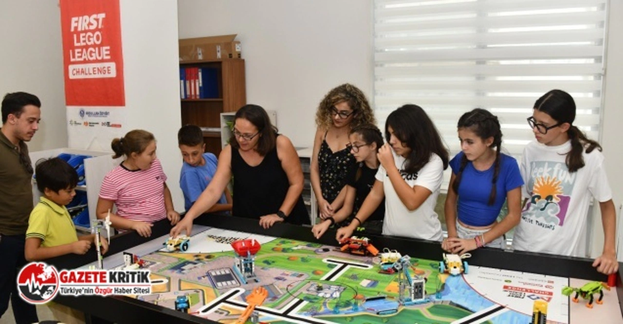 Yurt dışından gelen öğrenci ve öğretmenler Yenişehir Belediyesi Akademi’yi gezdi