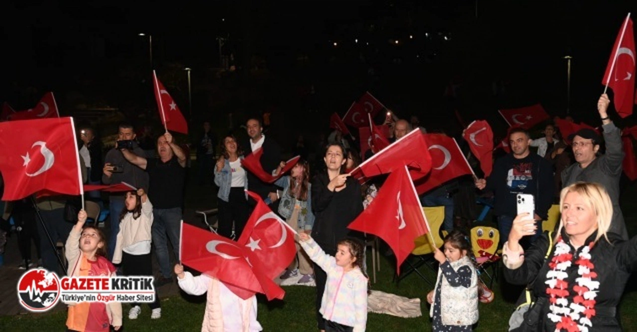 BEŞİKTAŞ BELEDİYESİ ‘100 YILLIK BİR AŞKTIR CUMHURİYET’ KONSERİ DÜZENLEDİ!