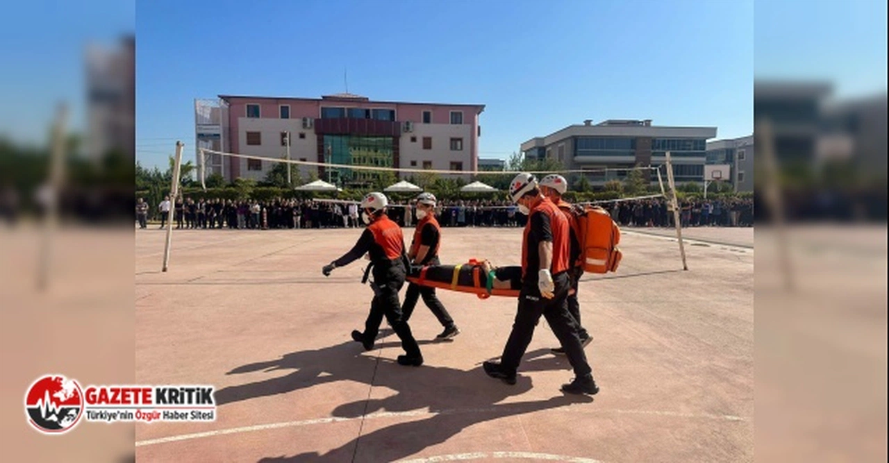 BUCA'NIN KAHRAMANLARINDAN ÇOCUKLARA AFET EĞİTİMİ