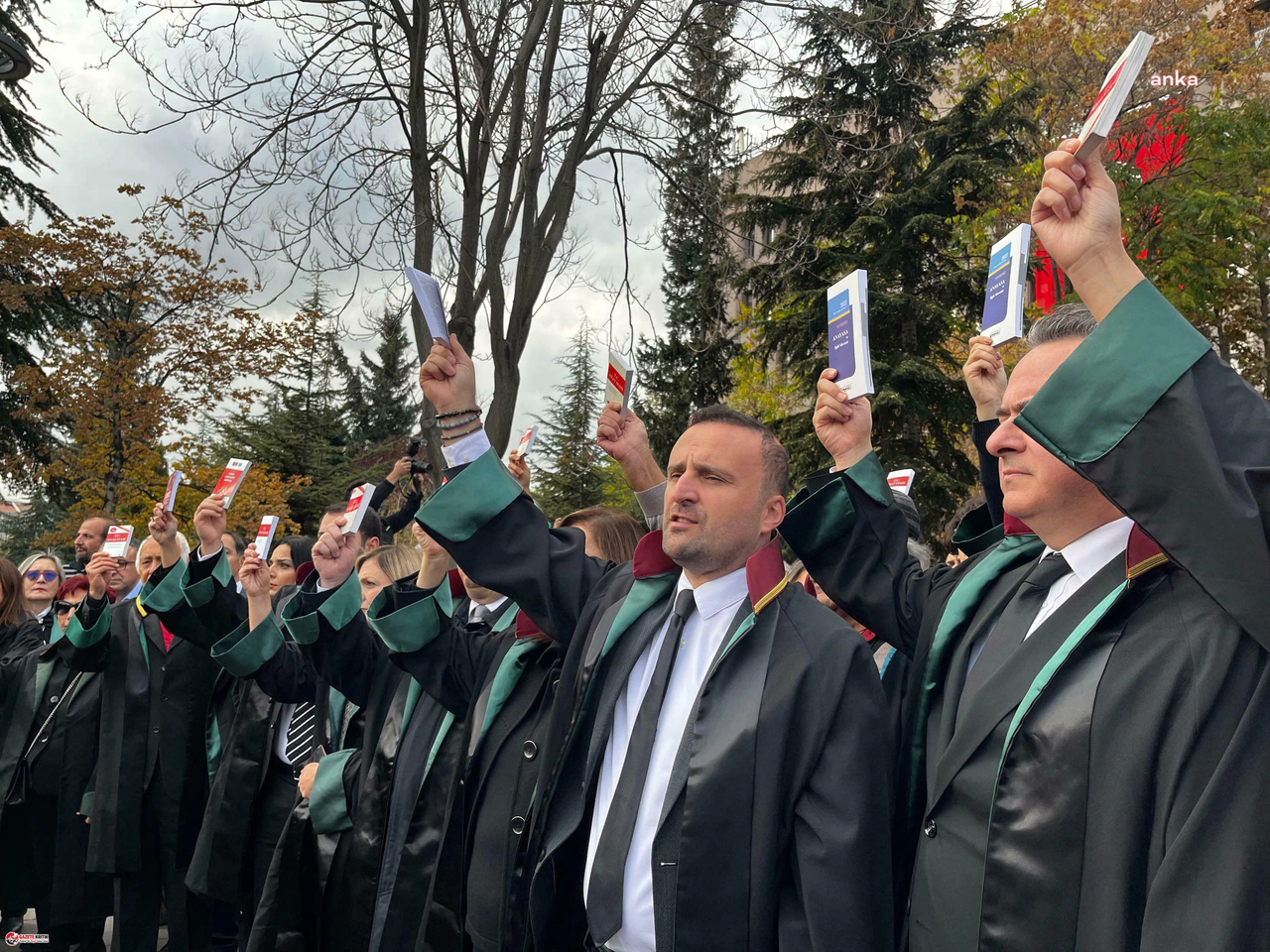 81 barodan ortak açıklama: "Anayasal sistemimize açık bir saldırıdır"