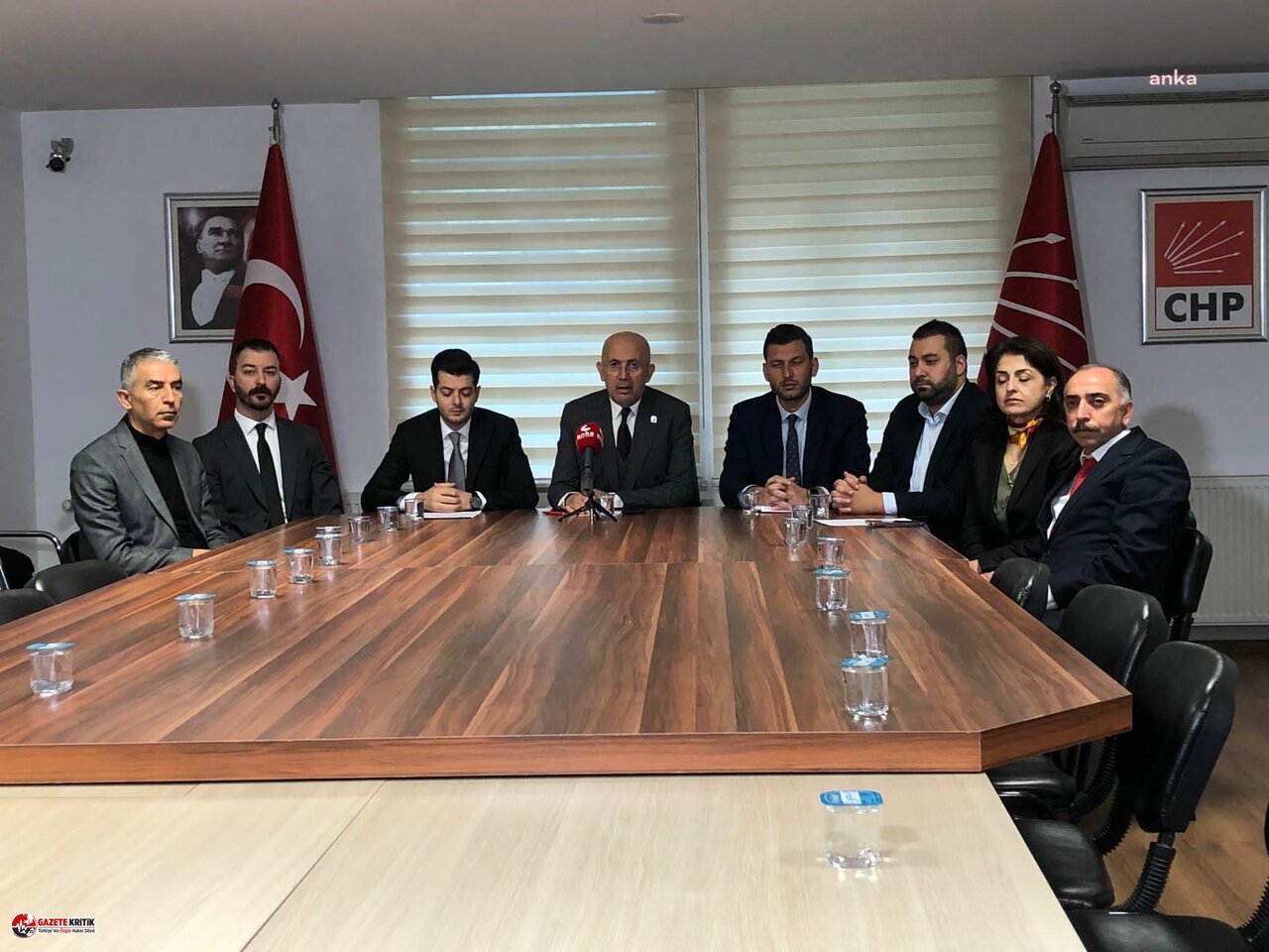 Özgür Özel’den tüm hukuk fakültelerindeki öğretim üyelerine mektup