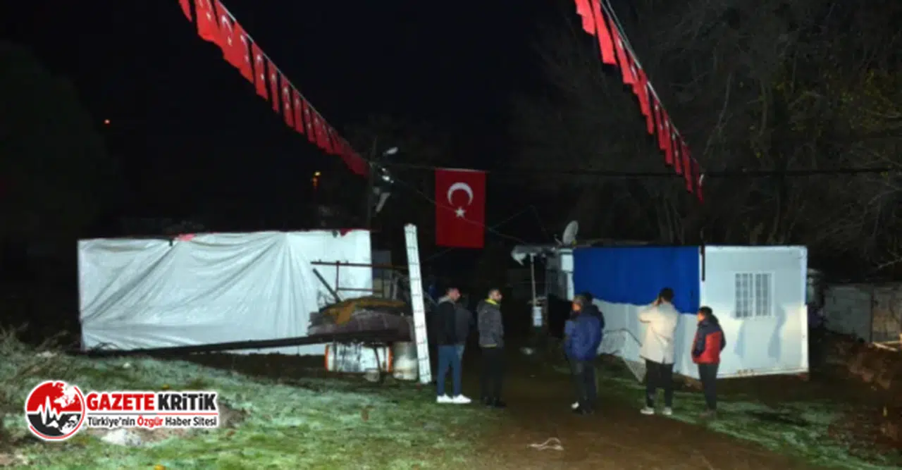 Depremzede aileye şehit ateşi düştü: Çadıra Türk bayrağı asıldı, ısıtıcı götürüldü