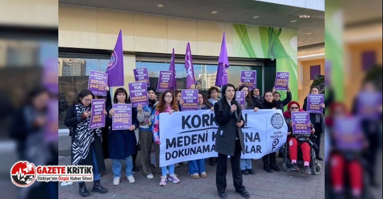 Kadınlardan Medeni Kanun Çalıştayı’na karşı eylem: “Laikliğe savaş açmak demektir”