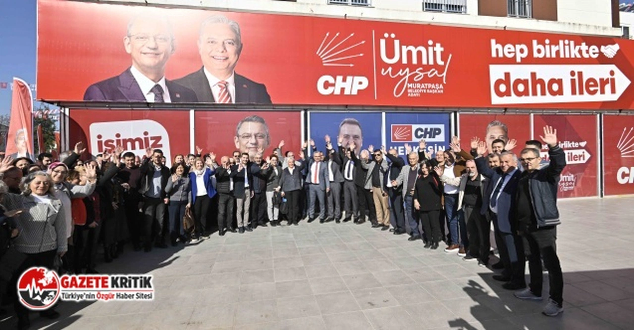 Antalya'da İYİ Parti'den istifa edenler CHP'ye katıldı: Ümit Uysal'ı destekleyeceğiz
