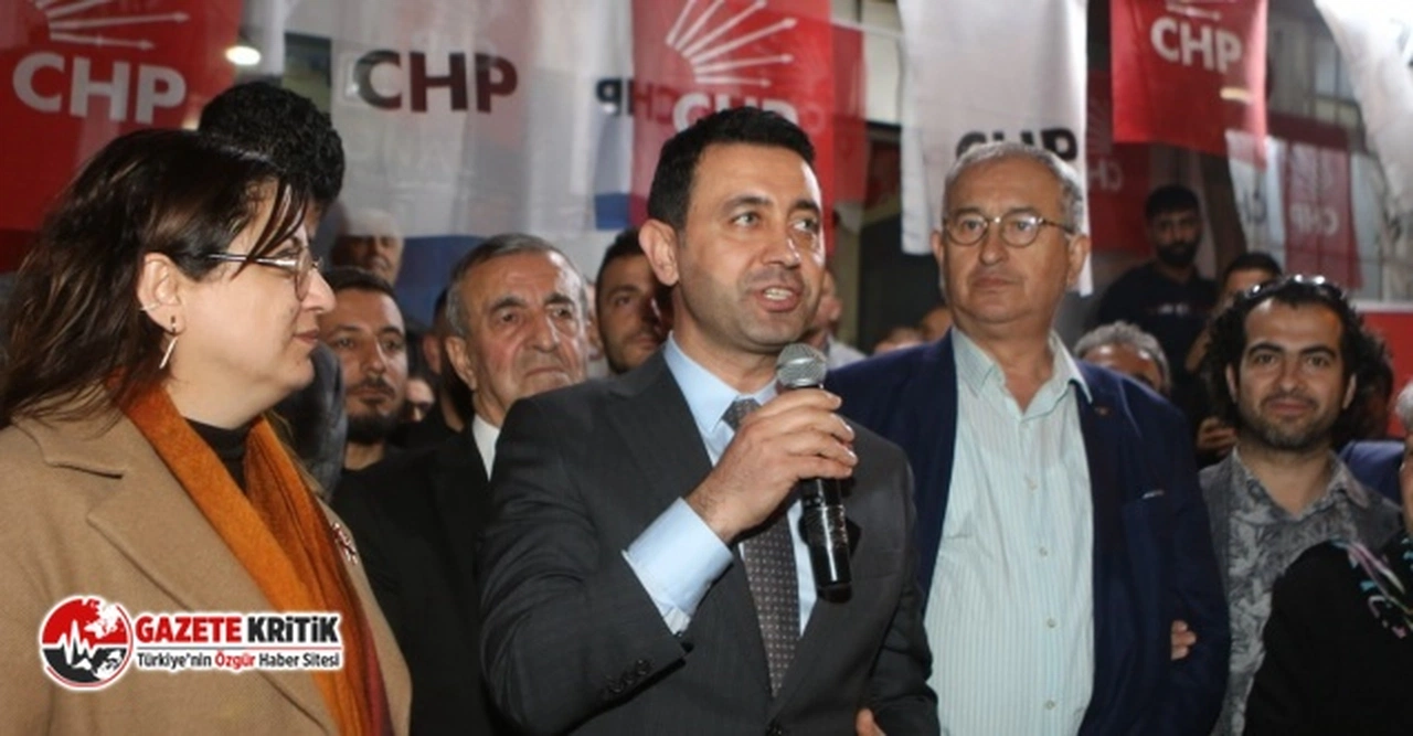 CHP Bayraklı Belediye Başkan Adayı İrfan Önal seçim ofisi açılışında konuştu: ‘Halkla beraber kentin refahı için çalışacağız’