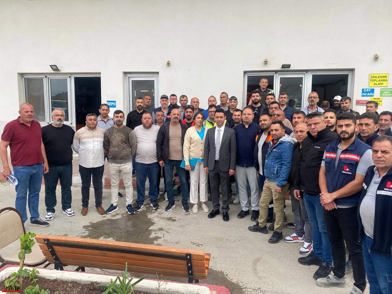 Bayraklı Belediye Başkanı İrfan Önal, haftanın ilk mesaisine şantiyelerden başladı