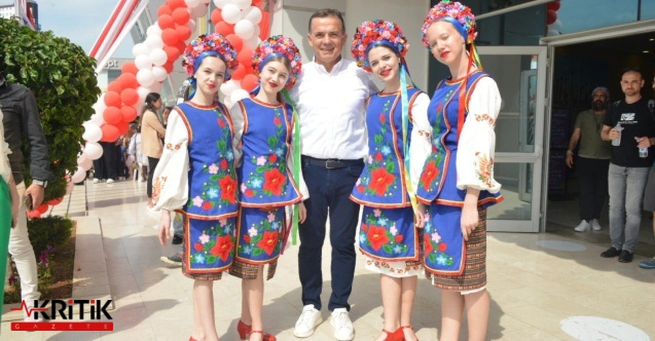 Dünya çocukları Mersin Yenişehir Belediyesinin 23 Nisan kutlamalarında buluştu