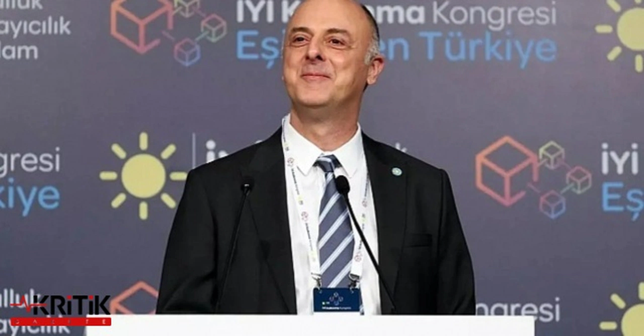 İYİ Parti İzmir Milletvekili Ümit Özlale, partisinden istifa etti