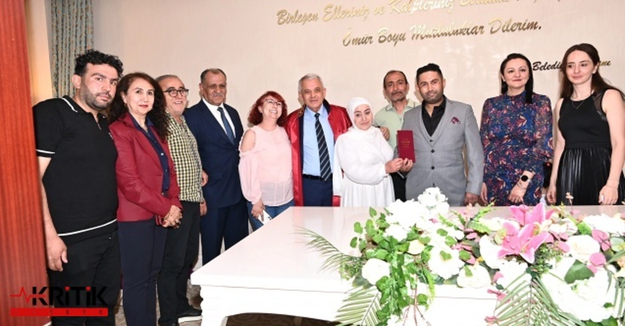 Mamak Belediye Başkanı Veli Gündüz Şahin, ilk nikahını kıydı