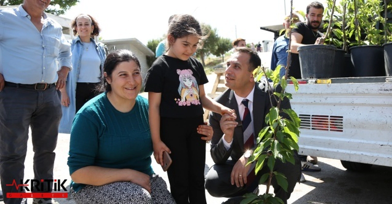 Bornova Belediyesi, bir yılda 10 bin meyve fidanı dağıtılacak