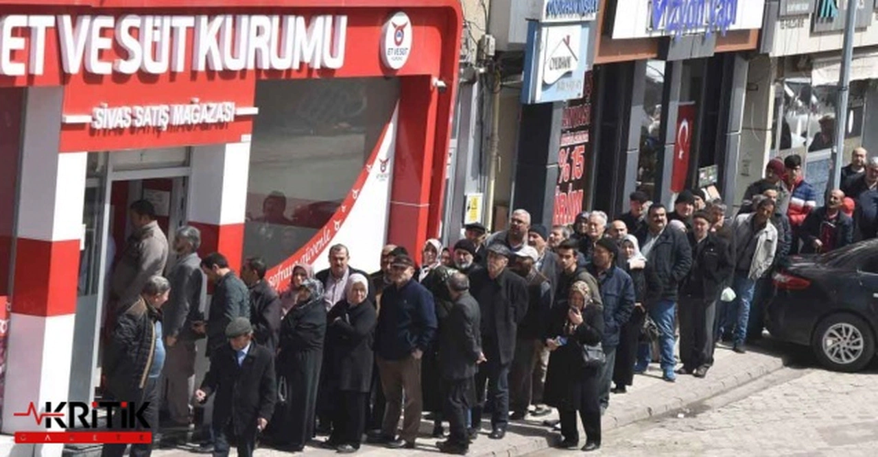 ‘FRANSIZ EMEKLİ TATİL İÇİN UÇAK KUYRUĞUNDA BİZİM EMEKLİ UCUZ ET KUYRUĞUNDA’