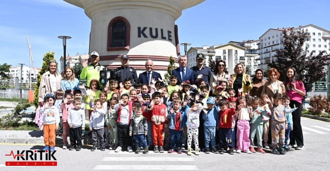Mamak Belediye Başkanı  Veli Gündüz Şahin, çocuklarla buluştu