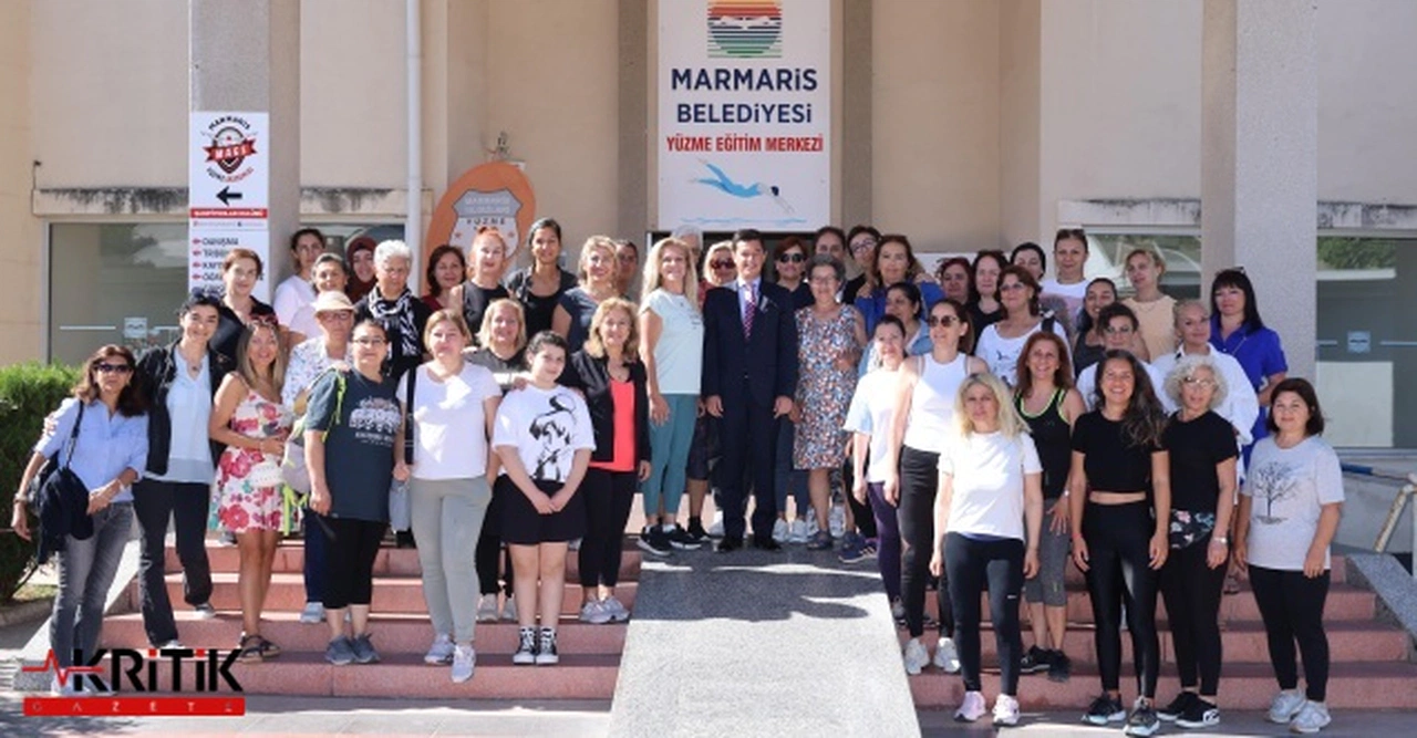 Marmaris Belediye Başkanı Acar Ünlü, kadın kursiyerlerle bir araya geldi