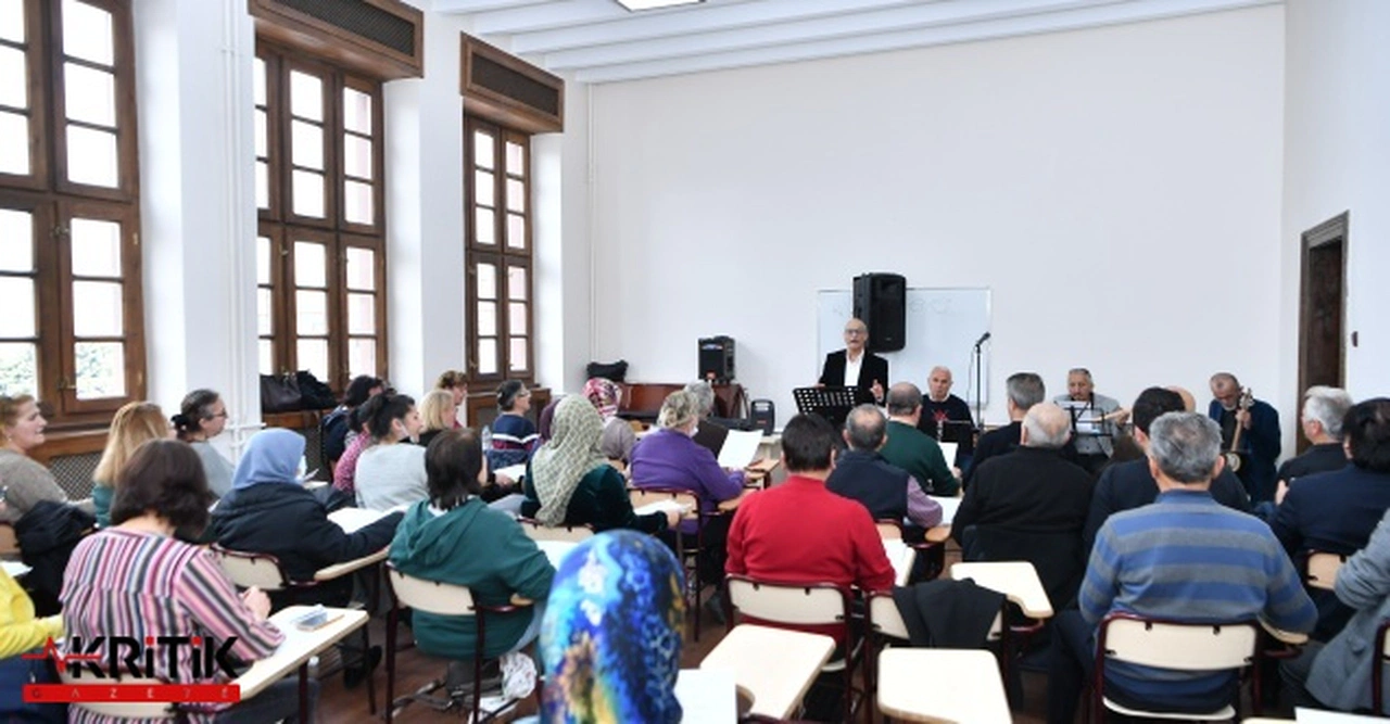 Musiki Muallim Mektebi’nde Kurslar Devam Ediyor