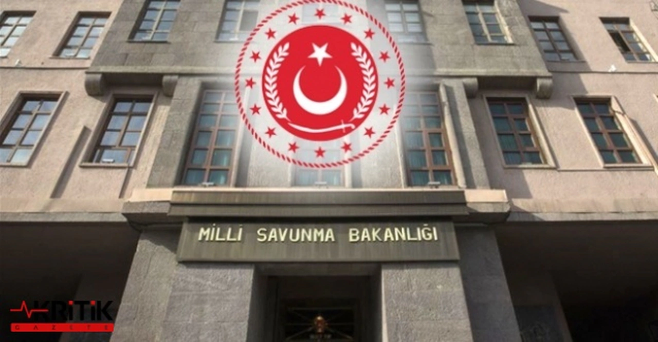 CHP Genel Başkan Yardımcısı Yankı Bağcıoğlu, Milli Savunma Bakanı Yaşar Güler ile görüştü