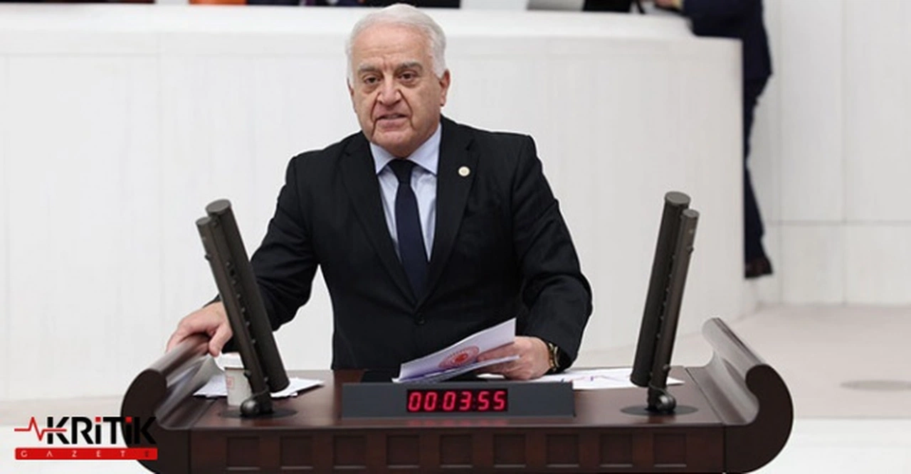 CHP'li Becan: Ne askerin siyasetin, ne de siyasetin askerin için de kol gezmesi kabul edilebilir.