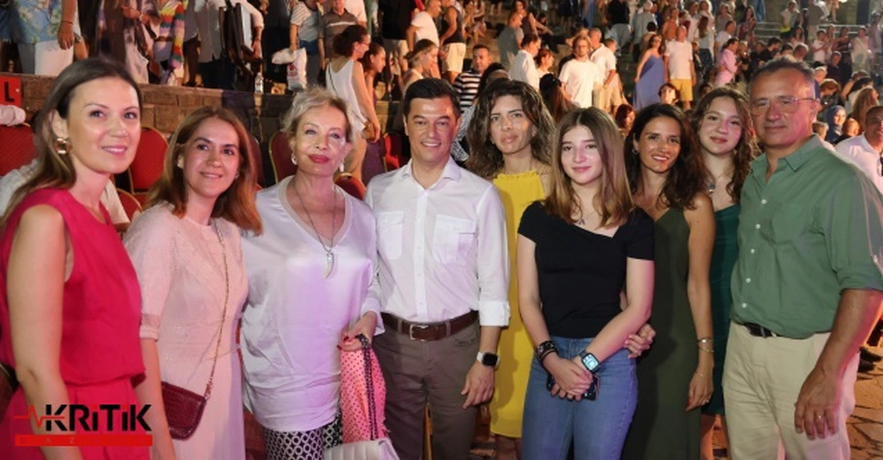 DÜNYA ANNE ŞARKILARI MARMARİS’TE YANKILANDI