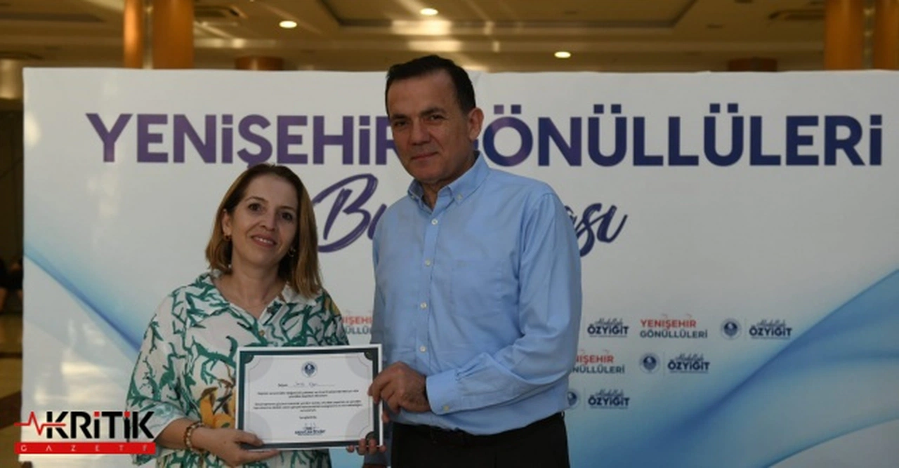 Mersin Yenişehir Belediye Başkanı Abdullah Özyiğit, Yenişehir Gönüllüleri ile buluştu