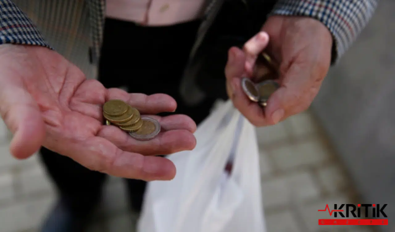 TÜRKİYE ŞARTLARINDA EMEKLİNİN YOKSUL OLABİLMESİ İÇİN MAAŞININ 5 KAT ARTMASI GEREKİYOR