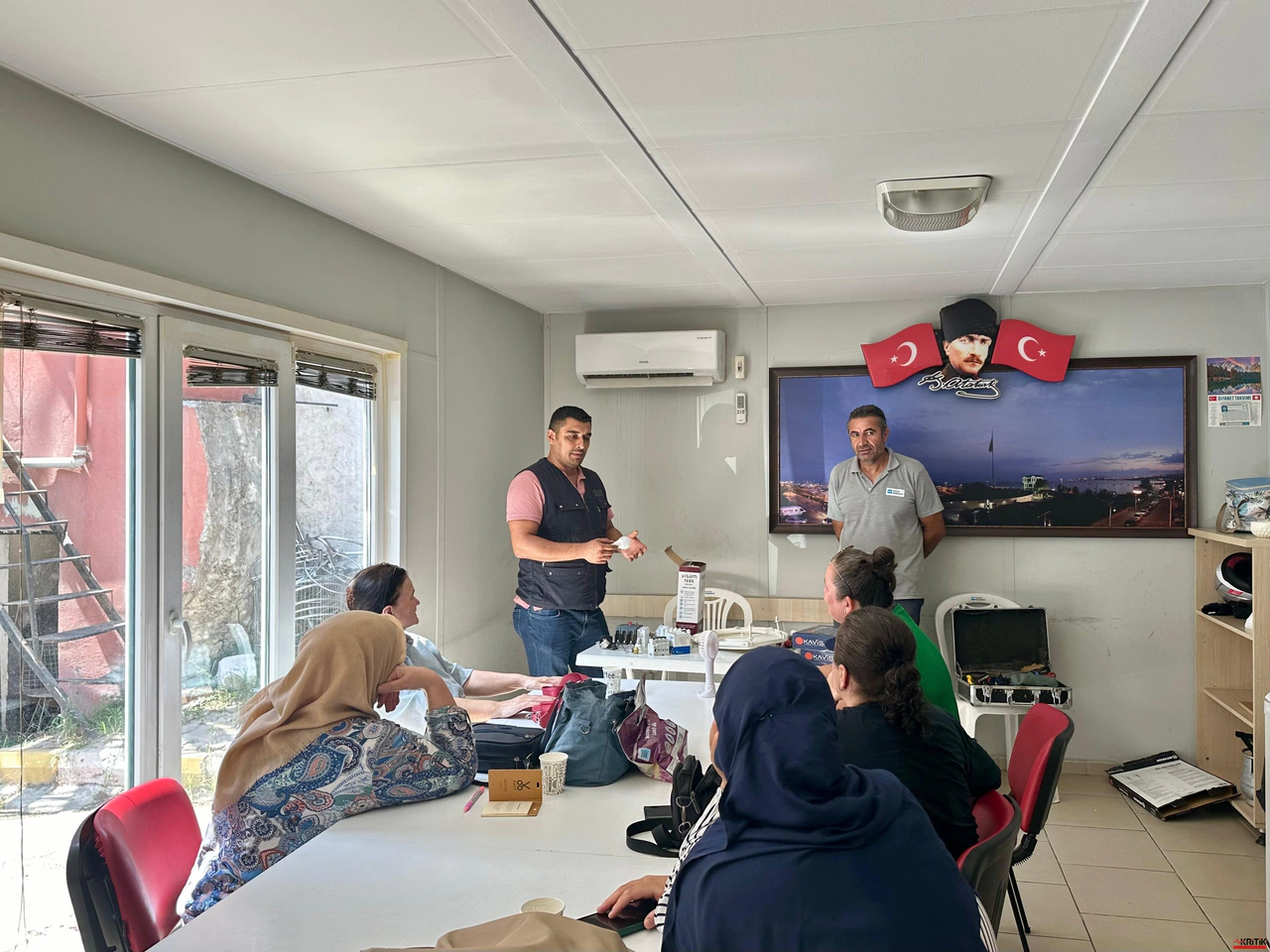 AVCILARLI KADINLAR KOLLARI SIVADI: ERKEK İŞİ DEĞİL EMEK İŞİ!