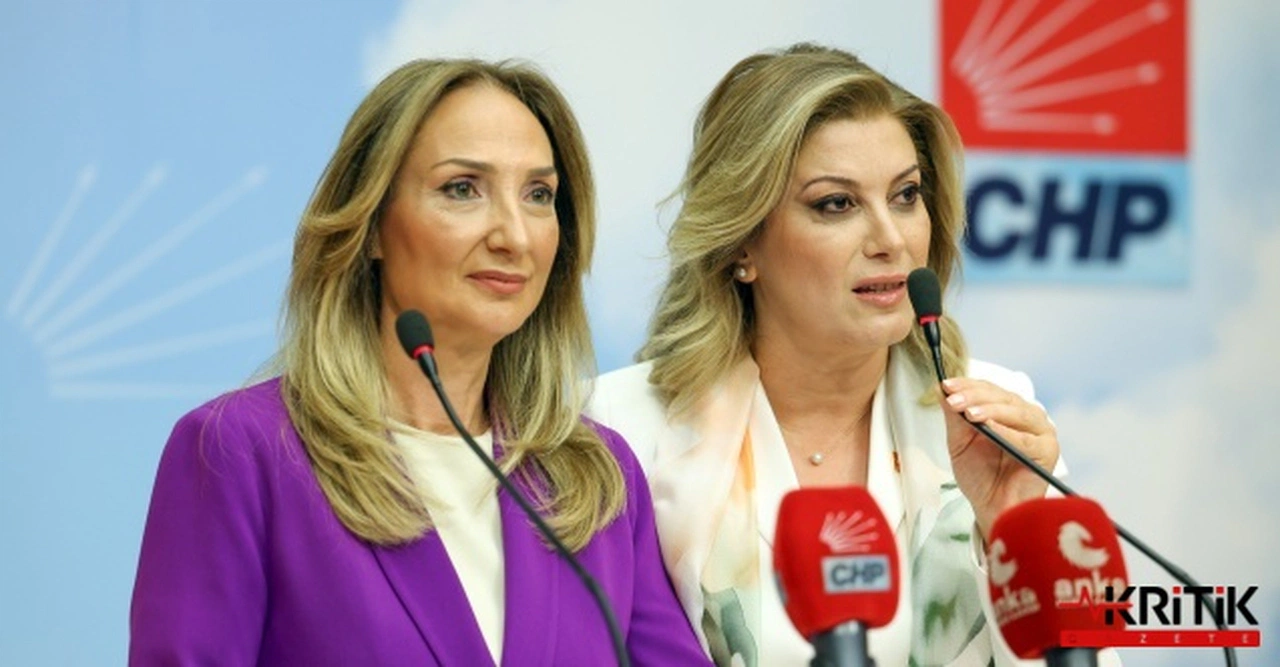 CHP Kadın Kollarında Devir Teslim Töreni, Nazlıaka görevi Kaya'ya devir etti