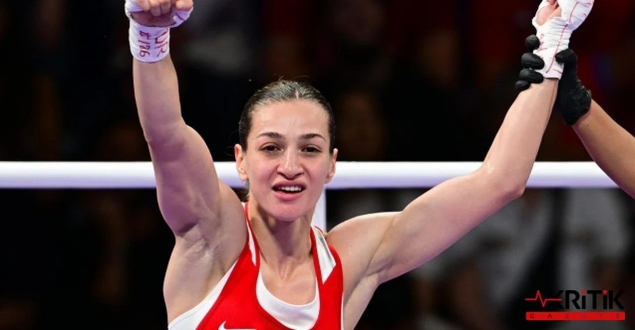 Çinli Yu Wu'ya kaybeden Buse Naz Çakıroğlu gümüş madalya kazandı