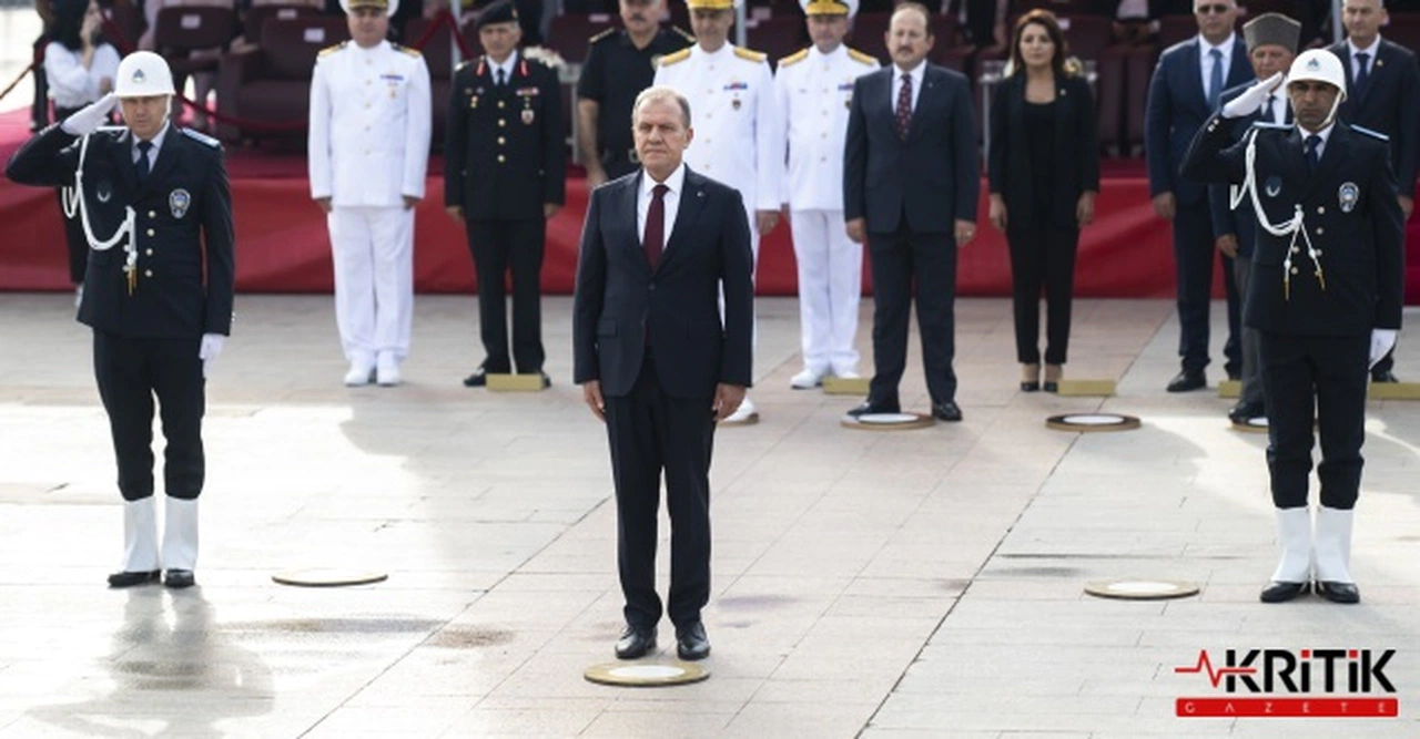 Vahap Seçer:Bağımsız bir devlet olarak yaşamımızı sürdürüyorsak, gazilerimize ve şehitlerimize bunu borçluyuz