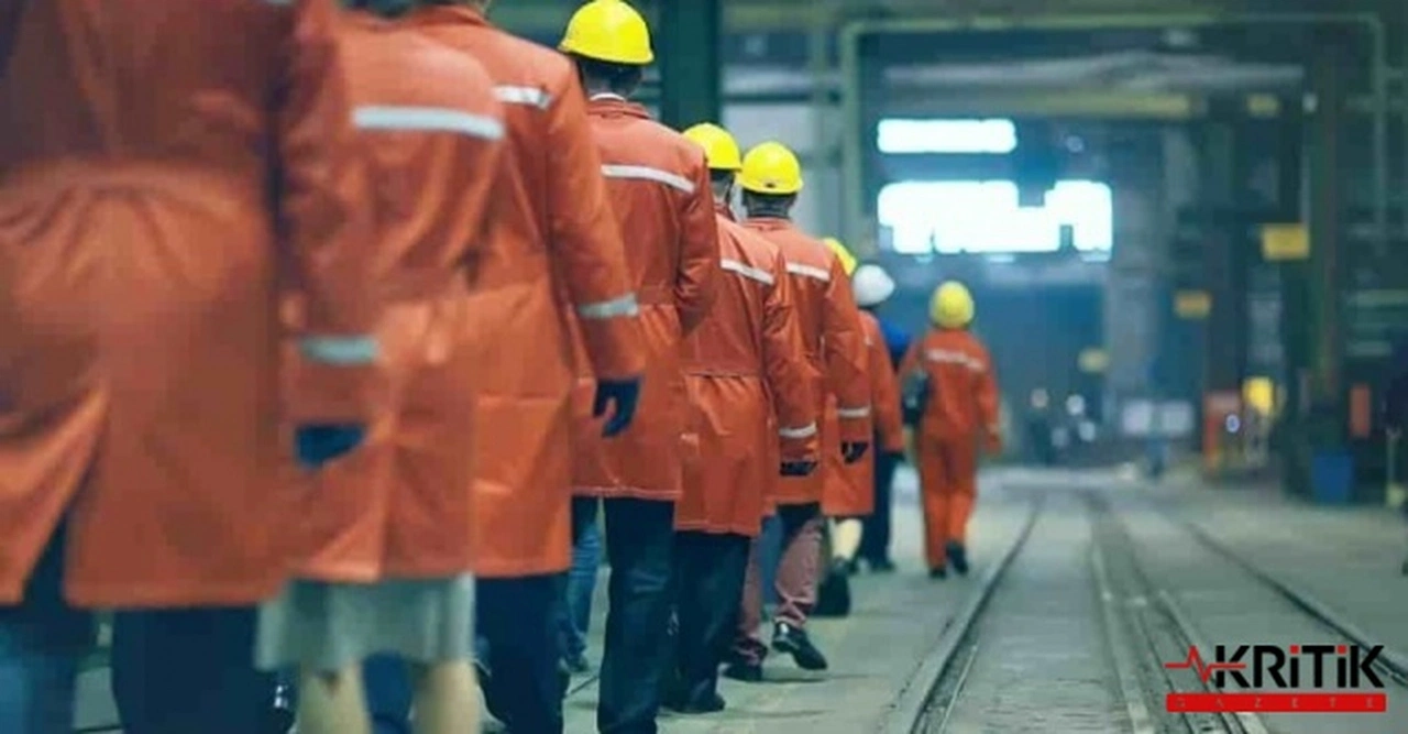 Ücretli çalışan sayısı inşaat ve ticaret-hizmet sektörlerinde arttı, sanayide azaldı