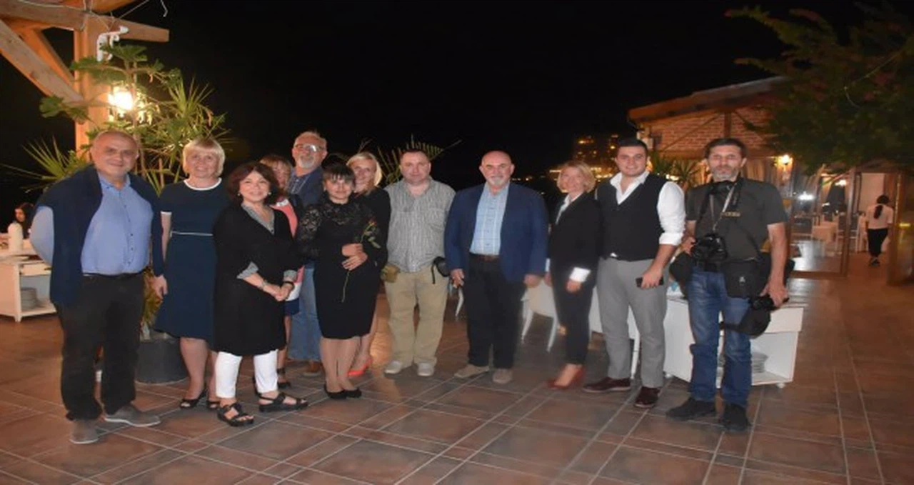 UKRAYNALI RESSAMLAR VE TURİZM YAZARLARI KUŞADASI'NA GELDİ