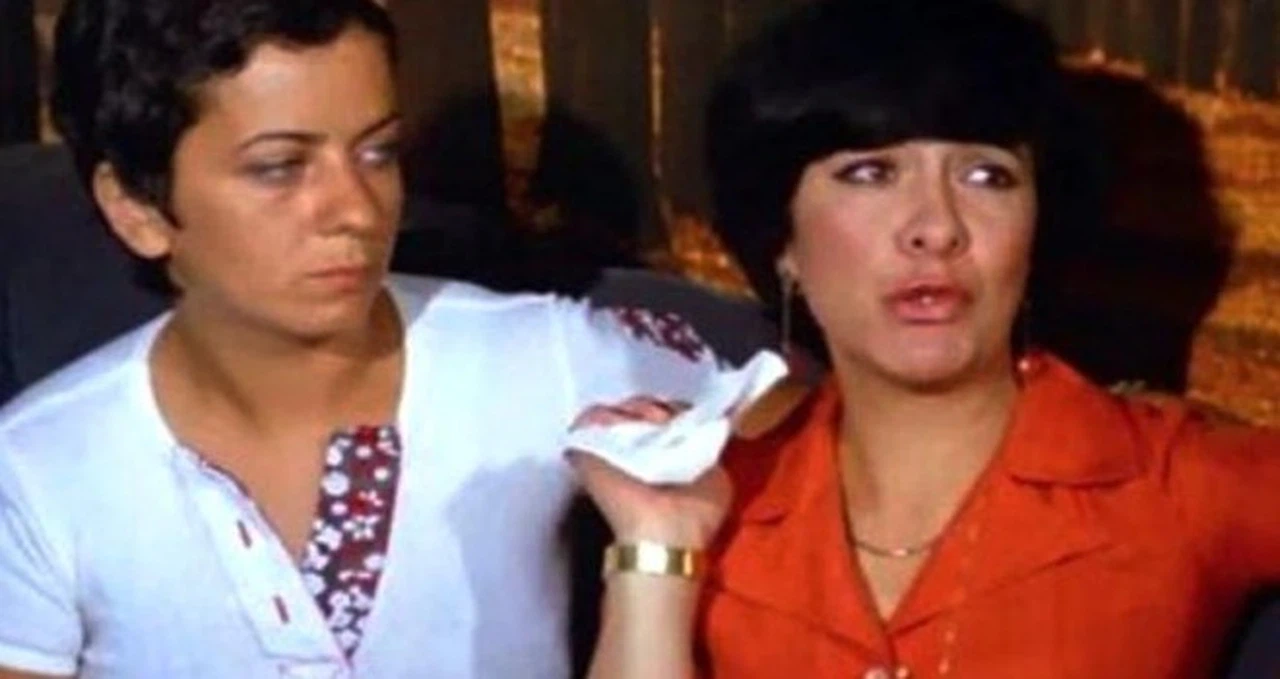 Vatanım Sensin dizisinin oyuncusu Kemal Sunal'la aynı filmde oynamış