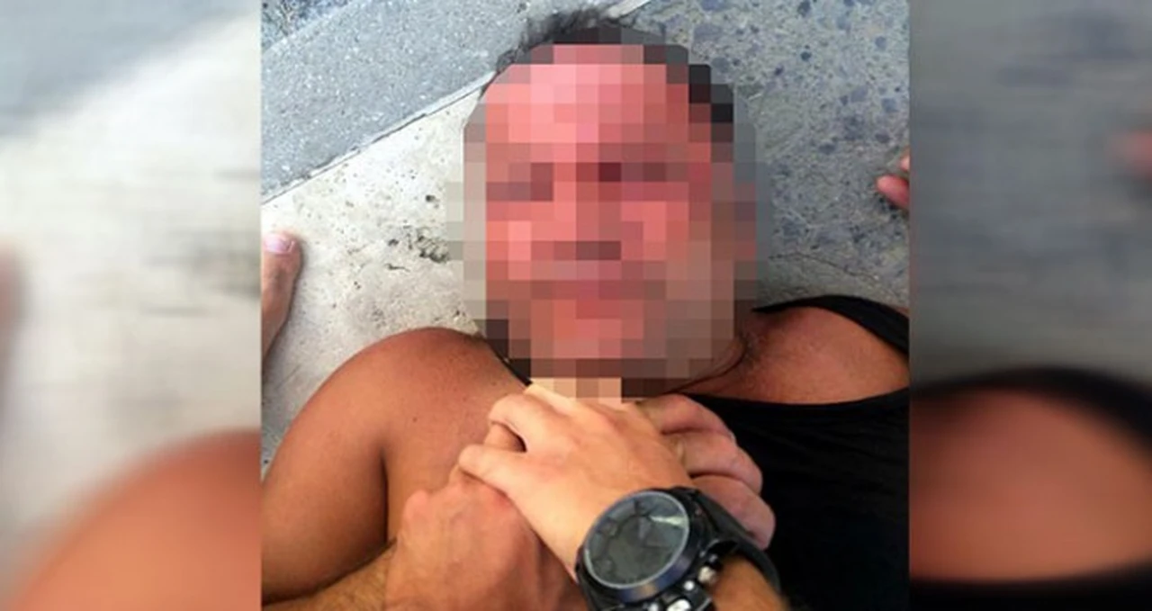 Çocuğa taciz şüphelisini plajda döverek hastanelik ettiler