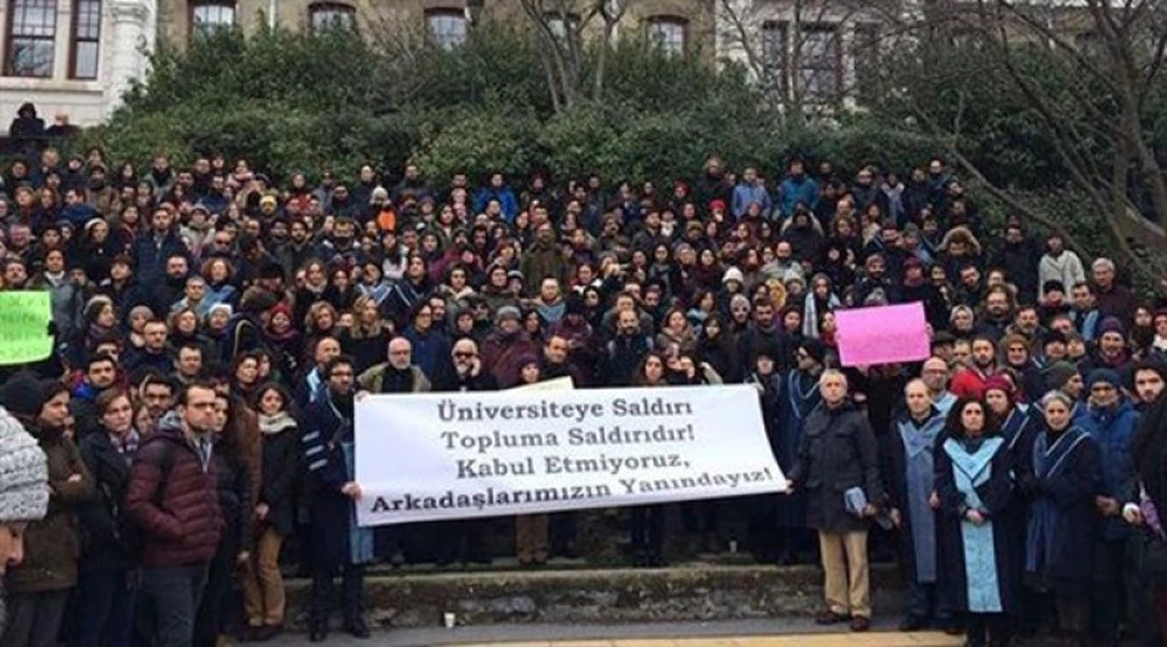 Akademisyenlere polis saldırısına Boğaziçi Üniversitesi'nden tepki