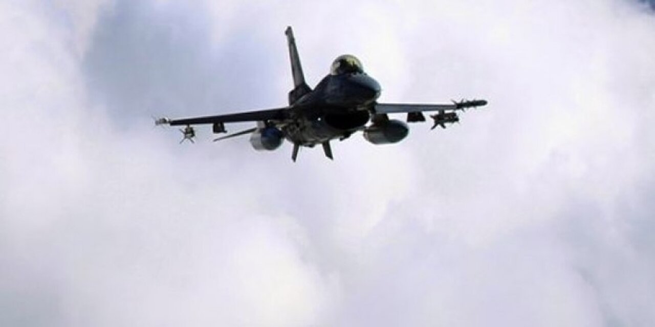 Ankara'da jetler alçak uçuş yapıyor