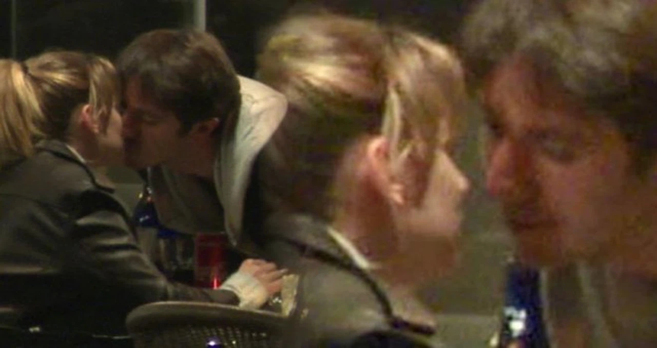 Farah Zeynep Abdullah ve Ahmet Rıfat Şungar dudak dudağa