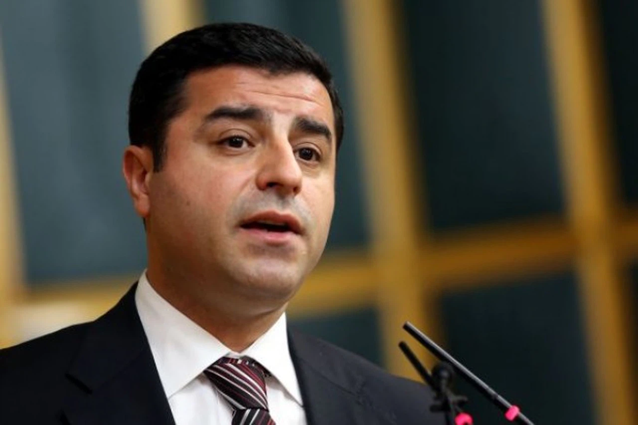 Cezaevindeki Demirtaş'tan yeni mesaj: Korku imparatorluğu dağılacak; mücadeleye devam edeceğiz