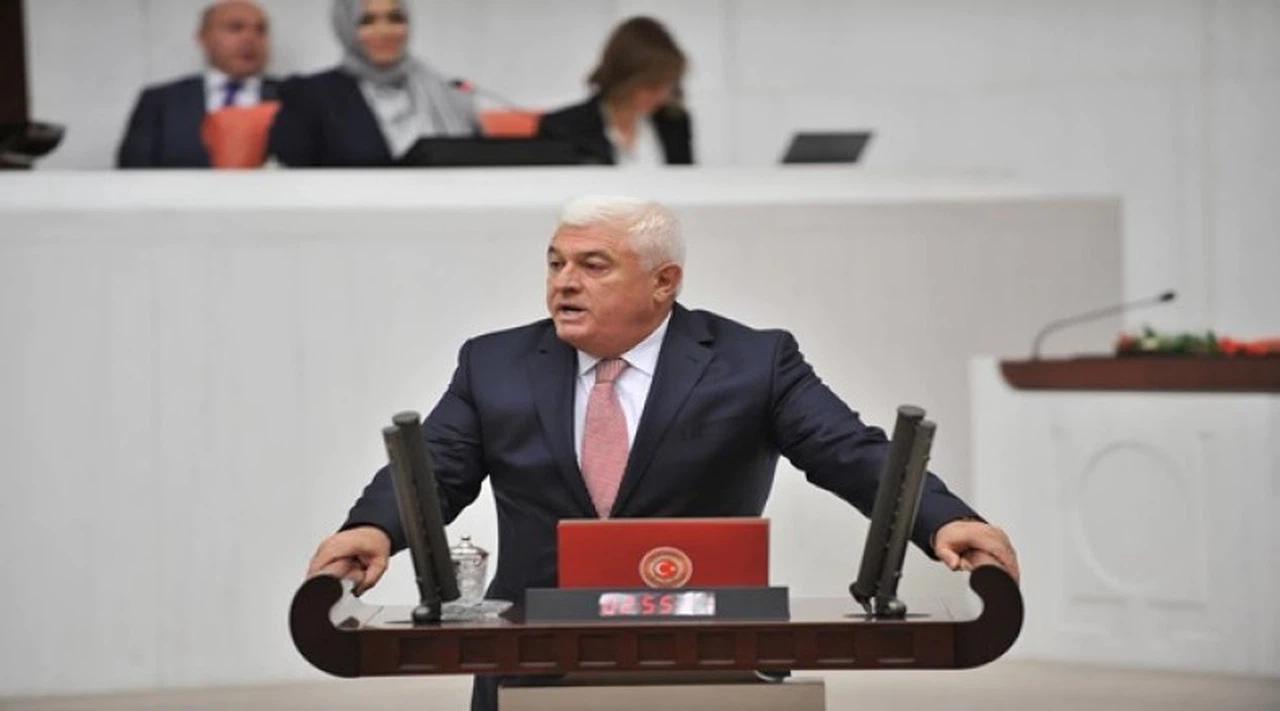 CHP'li Ekici: Kadına dayağı savunan kitap rezaleti kimin eseri?