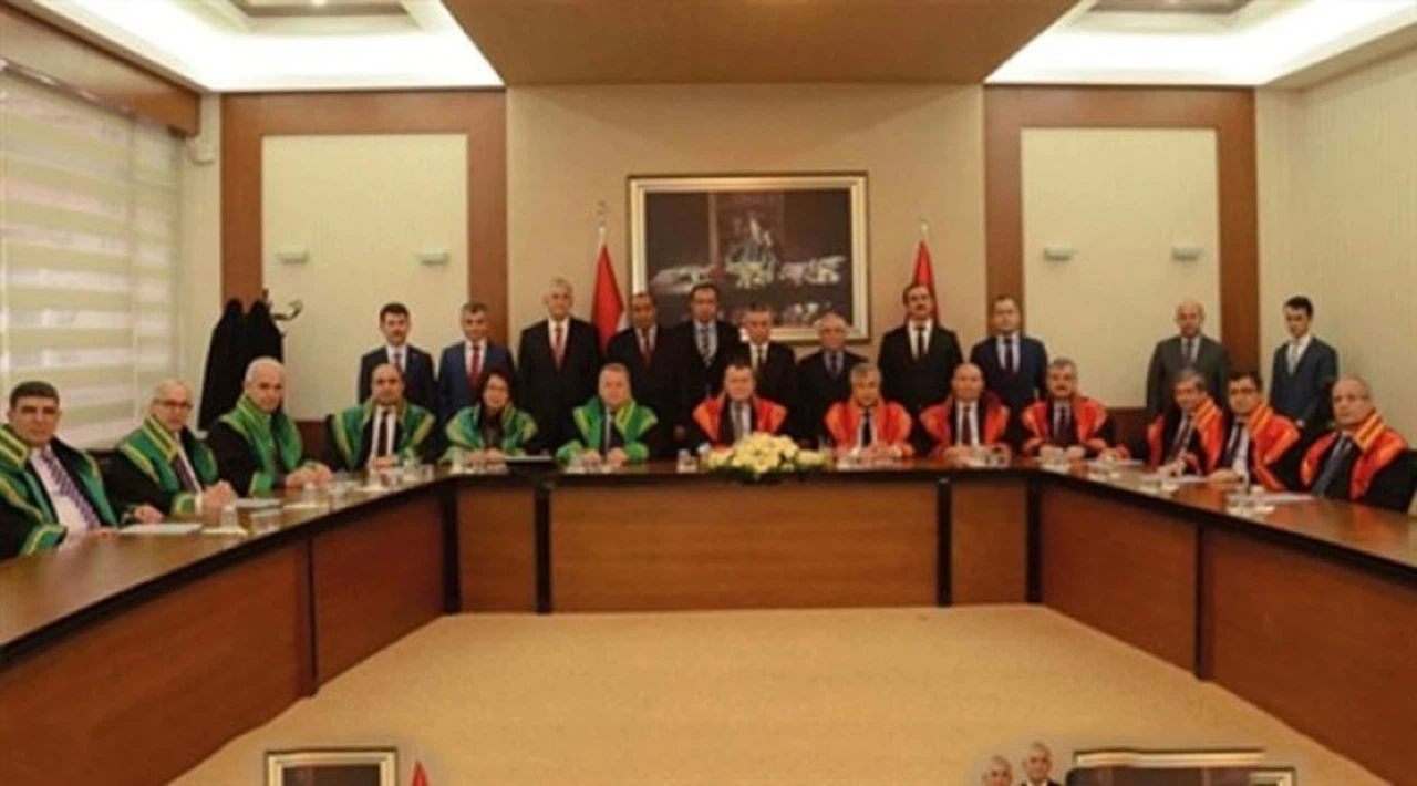 HDP'li Paylan: KVKK'de de tek bir kadın yok