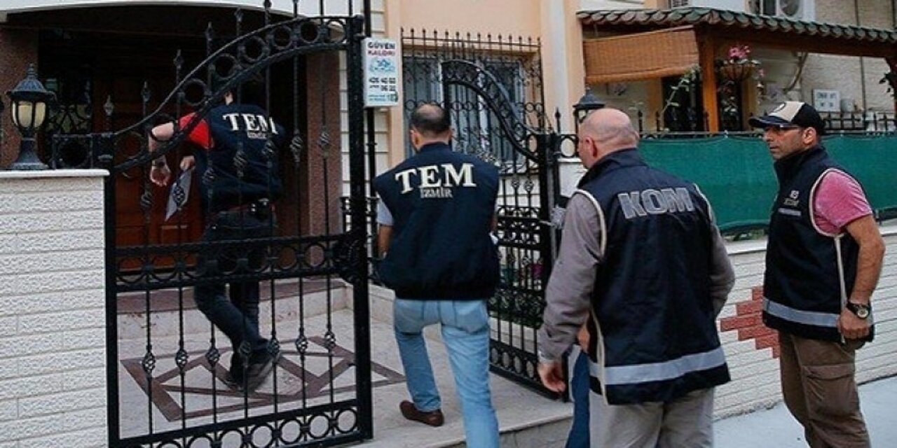 İzmir'de darbe girişimi operasyonu; 11 avukat gözaltında