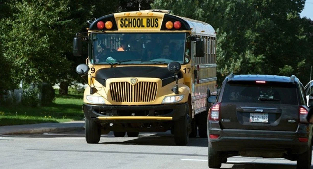 Tuvalette öğrencisiyle cinsel ilişkiye giren öğretmen ihraç edildi