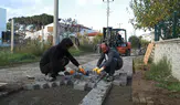 Balıkesir Burhaniye'de altyapı ve yol çalışmaları hız kesmeden sürüyor