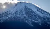 Fuji Dağı'na tırmanan baba, zirveye ulaşmak için küçük oğlunu tek başına bıraktı