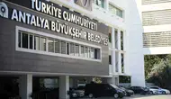 Antalya Büyükşehir Belediyesi'nde rüşvet soruşturmasında 8 kişi gözaltına alındı