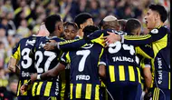 Fenerbahçe, Kayserispor'u 4-2 ile geçerek Galatasaray ile puan farkını 1'e düşürdü