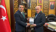 CHP'li Ahmet Özer, MHP Genel Başkanı Devlet Bahçeli'yi Ziyaret Etti