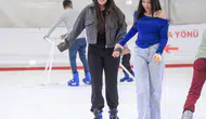 İzmir'de kış keyfi: Buz pistleri yarıyıl tatiline özel 15 Şubat'a kadar açık!