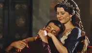 Beren Saat ve Ekin Koç 10 Yıl Sonra Yeniden Bir Arada! Yeni Film Heyecanı
