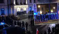 Polonya'da Darbe İddiası! Cumhurbaşkanı Uçağını Geri Çevirdi, Ülkede Kriz Büyüyor